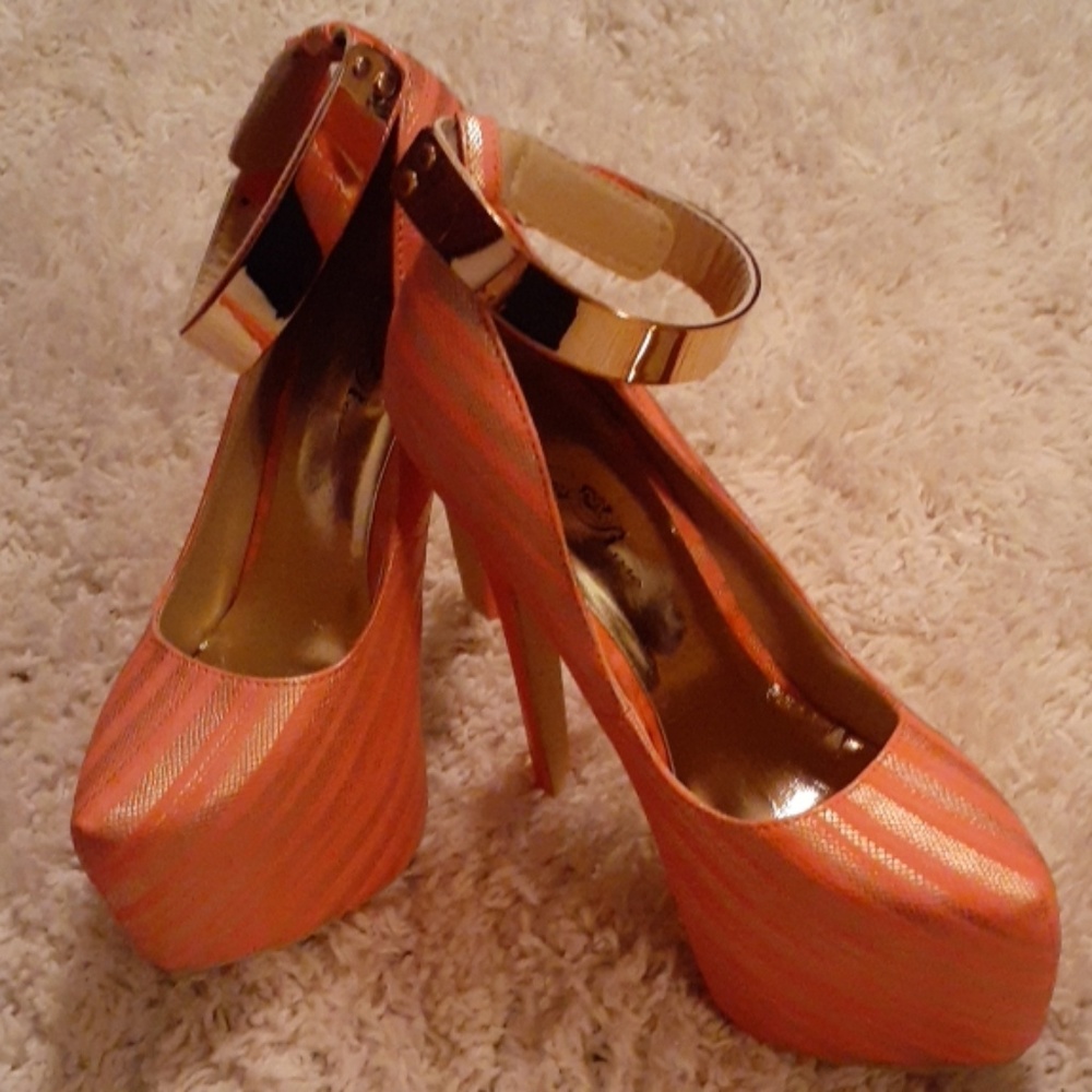 Nice 6" Heels w/platform